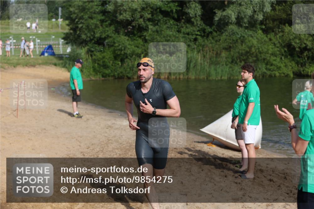21.06.2026 - 29. Vierlanden-Triathlon Andreas Tolksdorf http://msf.ph/oto/9854275 21.06.2026 08:46:54 Schwimmen 135 meine-sportfotos.de
