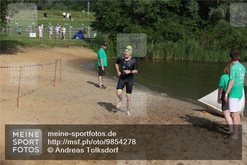21.06.2026 - 29. Vierlanden-Triathlon Andreas Tolksdorf http://msf.ph/oto/9854278 21.06.2026 08:47:08 Schwimmen 40 meine-sportfotos.de