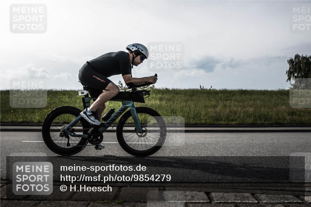 21.06.2026 - 29. Vierlanden-Triathlon H.Heesch http://msf.ph/oto/9854279 21.06.2026 08:52:20 Radfahren 56, 99, 197 meine-sportfotos.de
