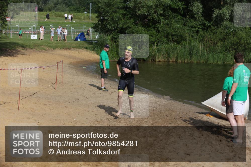 21.06.2026 - 29. Vierlanden-Triathlon Andreas Tolksdorf http://msf.ph/oto/9854281 21.06.2026 08:47:08 Schwimmen 40 meine-sportfotos.de