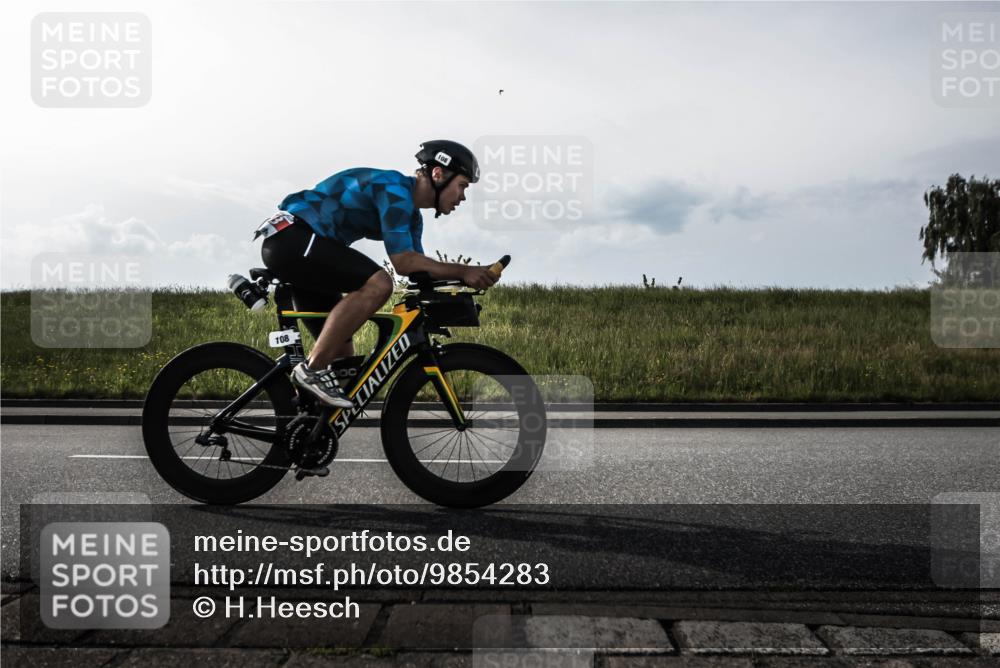 21.06.2026 - 29. Vierlanden-Triathlon H.Heesch http://msf.ph/oto/9854283 21.06.2026 08:52:30 Radfahren 56, 108 meine-sportfotos.de