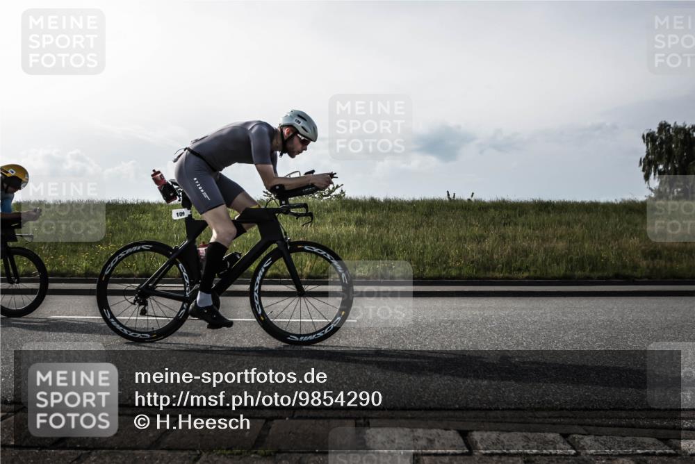 21.06.2026 - 29. Vierlanden-Triathlon H.Heesch http://msf.ph/oto/9854290 21.06.2026 08:53:24 Radfahren 109, 196 meine-sportfotos.de