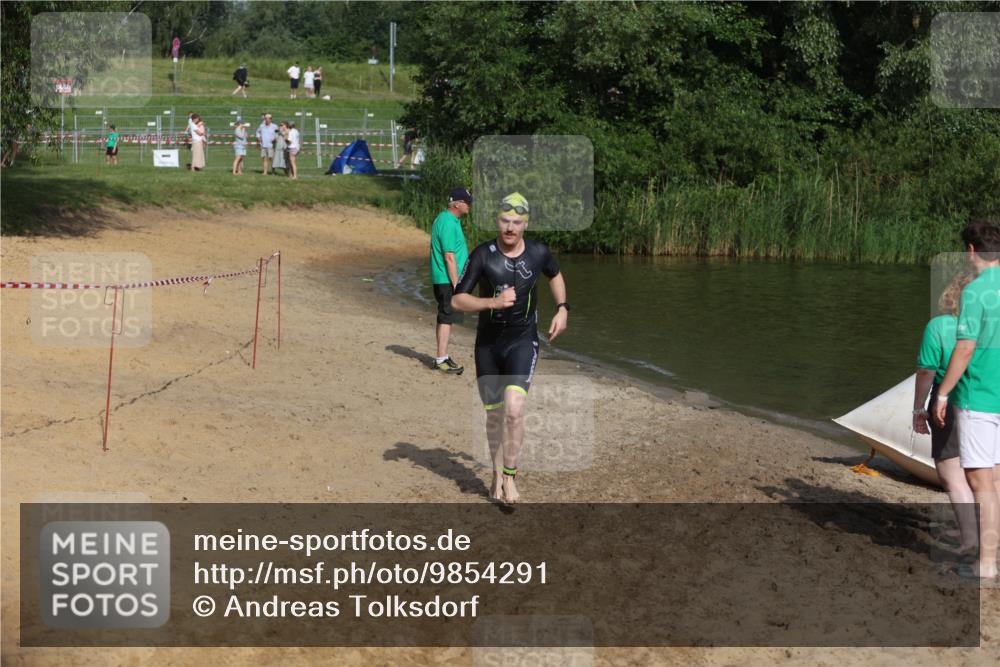 21.06.2026 - 29. Vierlanden-Triathlon Andreas Tolksdorf http://msf.ph/oto/9854291 21.06.2026 08:47:08 Schwimmen 40 meine-sportfotos.de