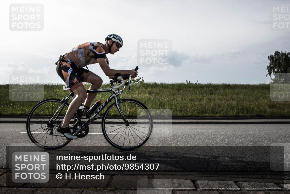 21.06.2026 - 29. Vierlanden-Triathlon H.Heesch http://msf.ph/oto/9854307 21.06.2026 08:54:41 Radfahren 18, 147 meine-sportfotos.de