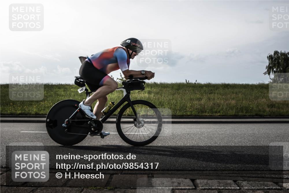 21.06.2026 - 29. Vierlanden-Triathlon H.Heesch http://msf.ph/oto/9854317 21.06.2026 08:55:12 Radfahren 142 meine-sportfotos.de