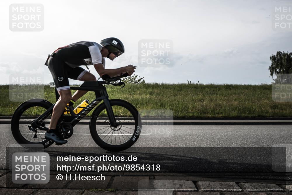 21.06.2026 - 29. Vierlanden-Triathlon H.Heesch http://msf.ph/oto/9854318 21.06.2026 08:55:38 Radfahren 165, 174 meine-sportfotos.de