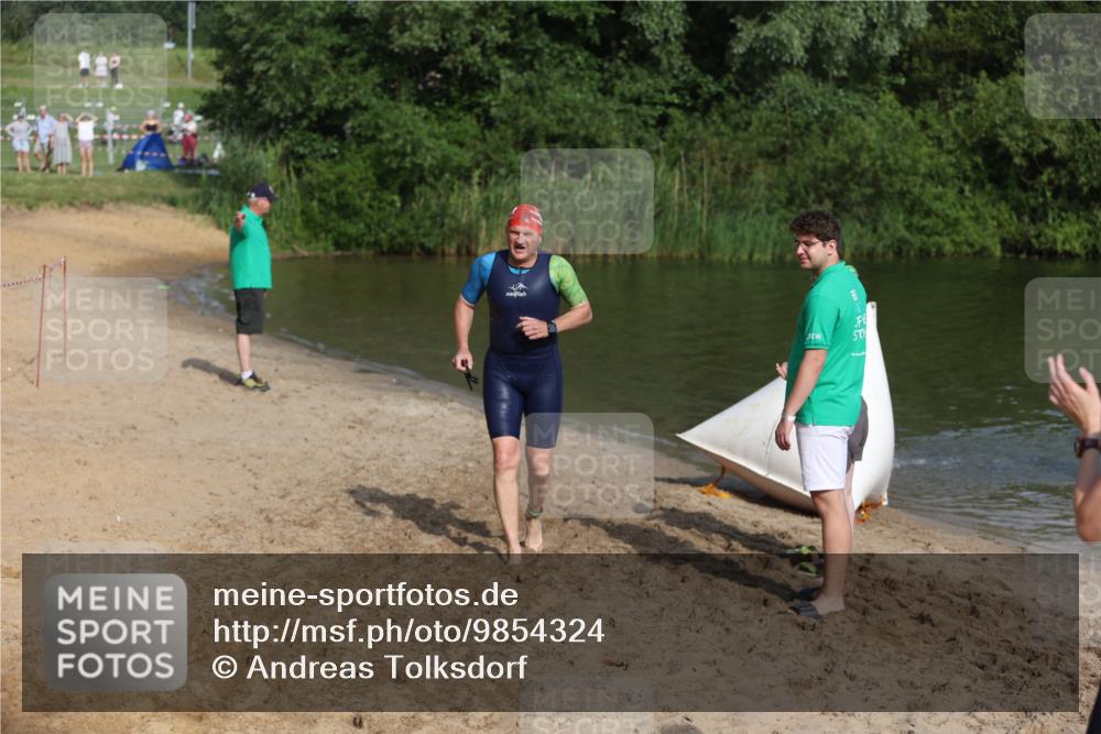 21.06.2026 - 29. Vierlanden-Triathlon Andreas Tolksdorf http://msf.ph/oto/9854324 21.06.2026 08:47:44 Schwimmen 90, 136, 180 meine-sportfotos.de