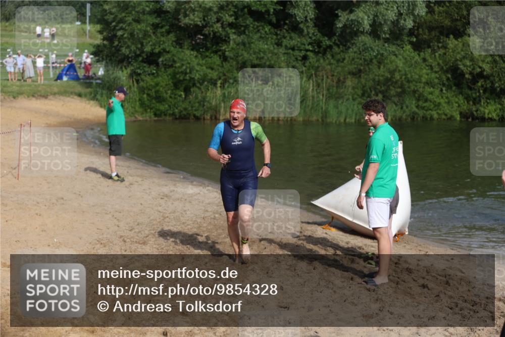 21.06.2026 - 29. Vierlanden-Triathlon Andreas Tolksdorf http://msf.ph/oto/9854328 21.06.2026 08:47:44 Schwimmen 90, 136, 180 meine-sportfotos.de