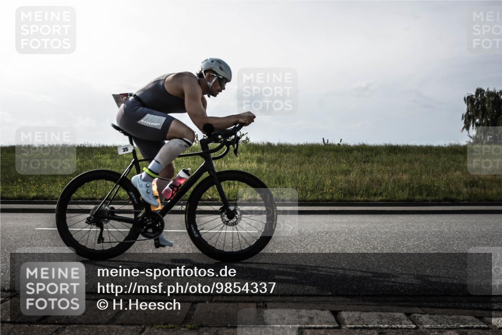 21.06.2026 - 29. Vierlanden-Triathlon H.Heesch http://msf.ph/oto/9854337 21.06.2026 08:57:36 Radfahren 35 meine-sportfotos.de