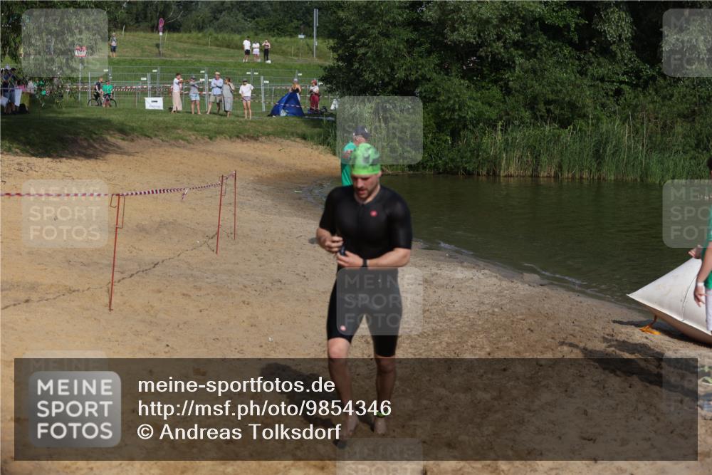 21.06.2026 - 29. Vierlanden-Triathlon Andreas Tolksdorf http://msf.ph/oto/9854346 21.06.2026 08:47:49 Schwimmen 90, 118, 136, 180 meine-sportfotos.de
