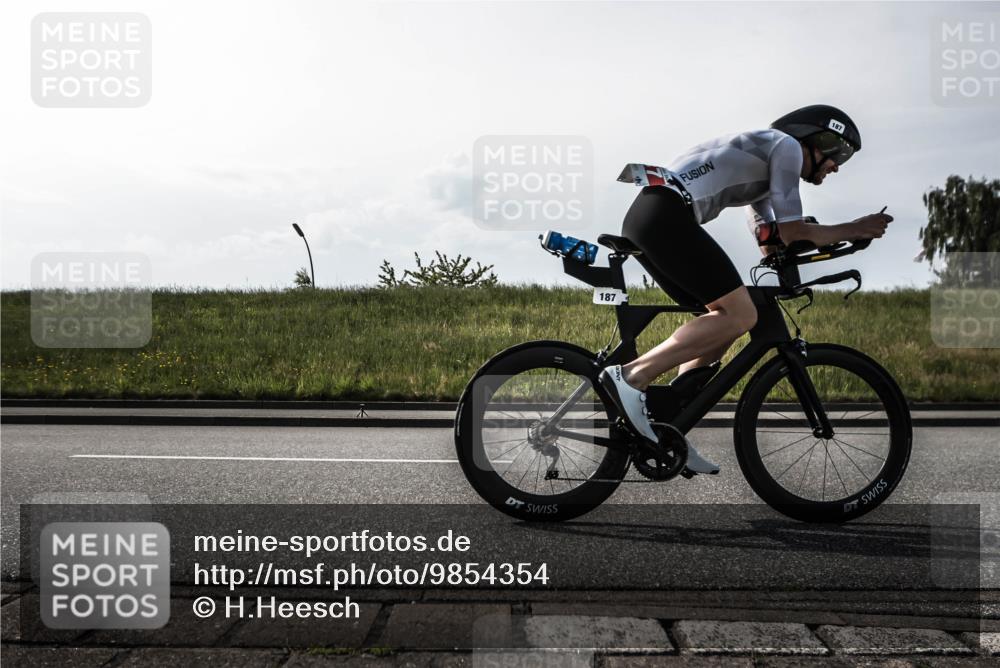 21.06.2026 - 29. Vierlanden-Triathlon H.Heesch http://msf.ph/oto/9854354 21.06.2026 08:58:54 Radfahren 153, 160, 187 meine-sportfotos.de