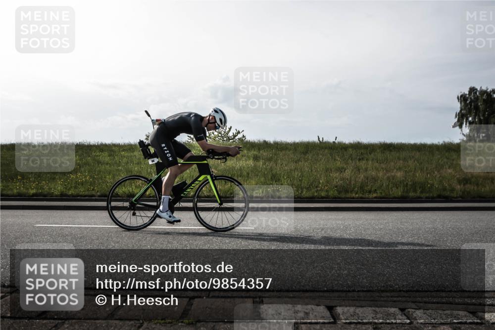 21.06.2026 - 29. Vierlanden-Triathlon H.Heesch http://msf.ph/oto/9854357 21.06.2026 08:59:04 Radfahren 83, 86, 130 meine-sportfotos.de