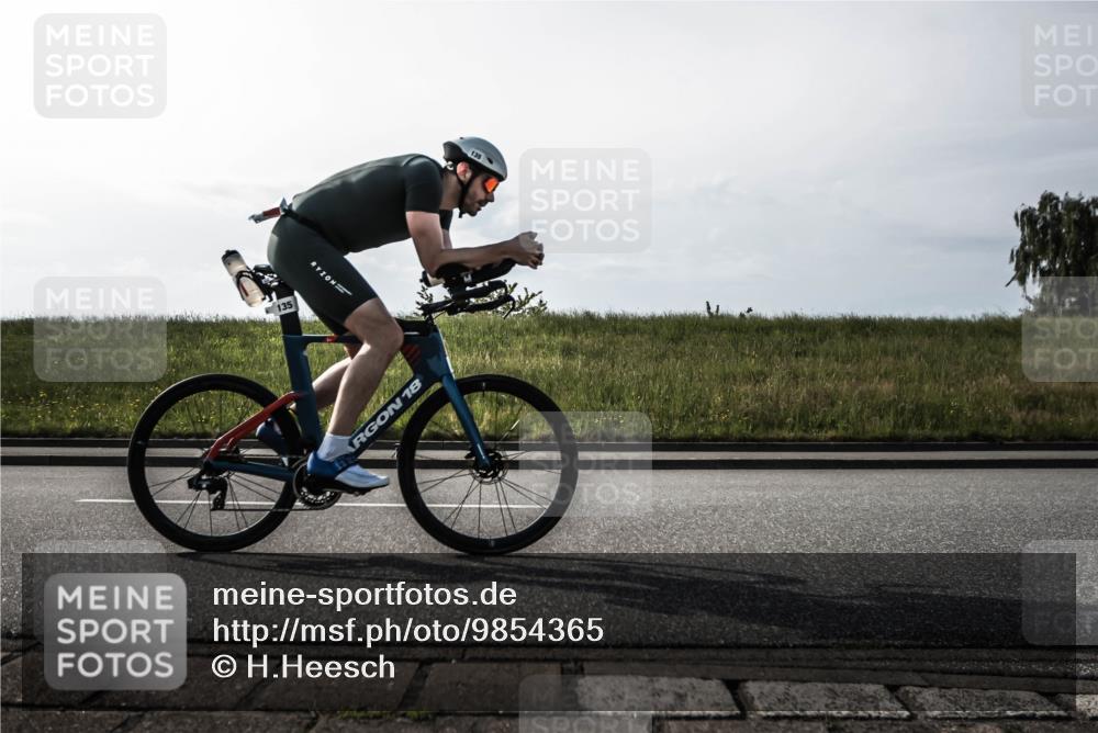 21.06.2026 - 29. Vierlanden-Triathlon H.Heesch http://msf.ph/oto/9854365 21.06.2026 08:59:49 Radfahren 135 meine-sportfotos.de