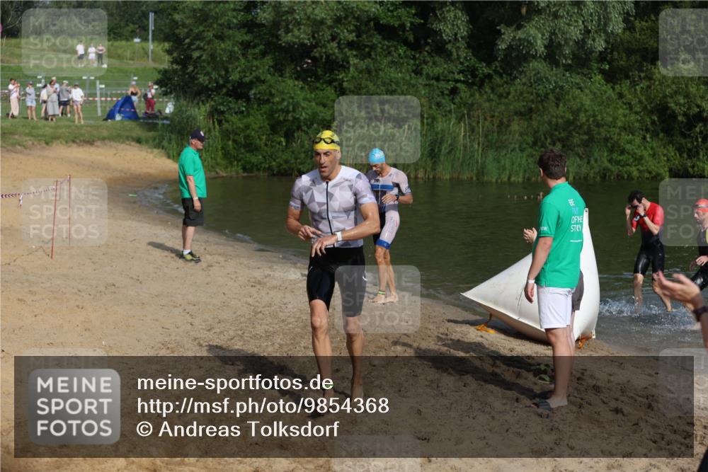 21.06.2026 - 29. Vierlanden-Triathlon Andreas Tolksdorf http://msf.ph/oto/9854368 21.06.2026 08:47:54 Schwimmen 118, 130, 136 meine-sportfotos.de