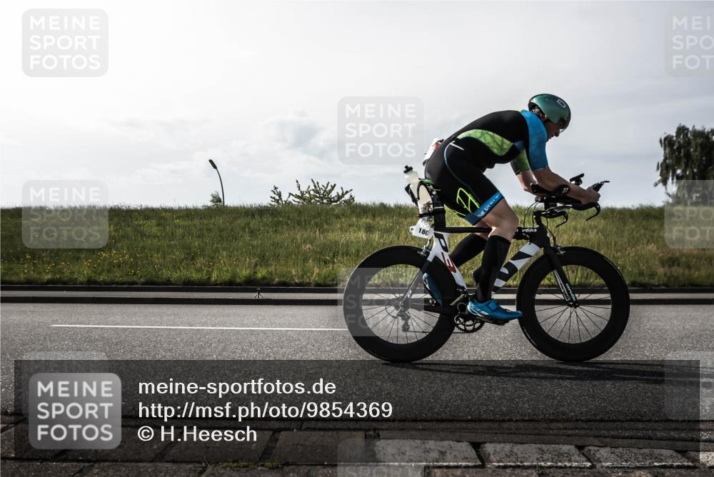 21.06.2026 - 29. Vierlanden-Triathlon H.Heesch http://msf.ph/oto/9854369 21.06.2026 09:00:19 Radfahren 163, 179, 180 meine-sportfotos.de