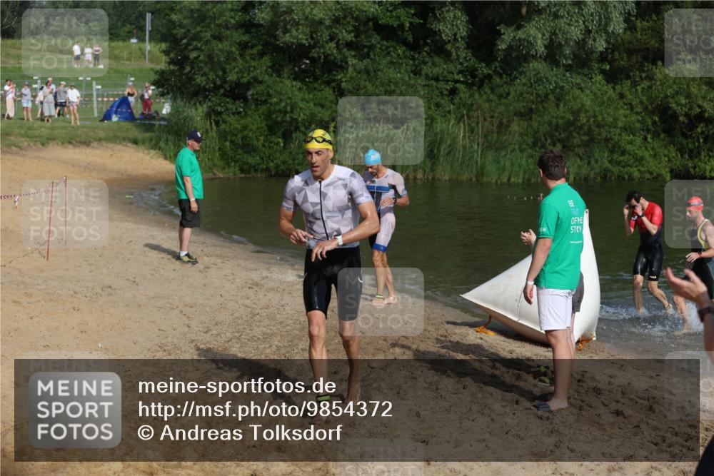 21.06.2026 - 29. Vierlanden-Triathlon Andreas Tolksdorf http://msf.ph/oto/9854372 21.06.2026 08:47:54 Schwimmen 118, 130, 136 meine-sportfotos.de