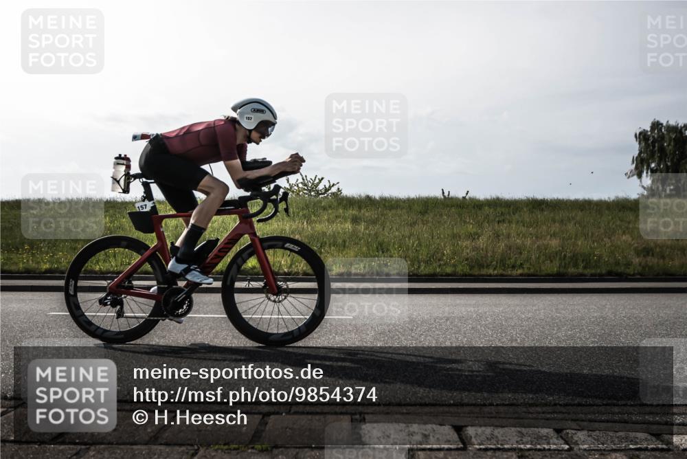 21.06.2026 - 29. Vierlanden-Triathlon H.Heesch http://msf.ph/oto/9854374 21.06.2026 09:00:49 Radfahren 157 meine-sportfotos.de