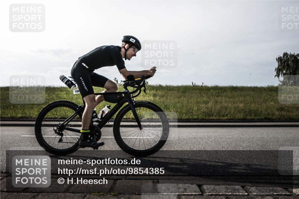 21.06.2026 - 29. Vierlanden-Triathlon H.Heesch http://msf.ph/oto/9854385 21.06.2026 09:01:42 Radfahren 5, 100, 161 meine-sportfotos.de