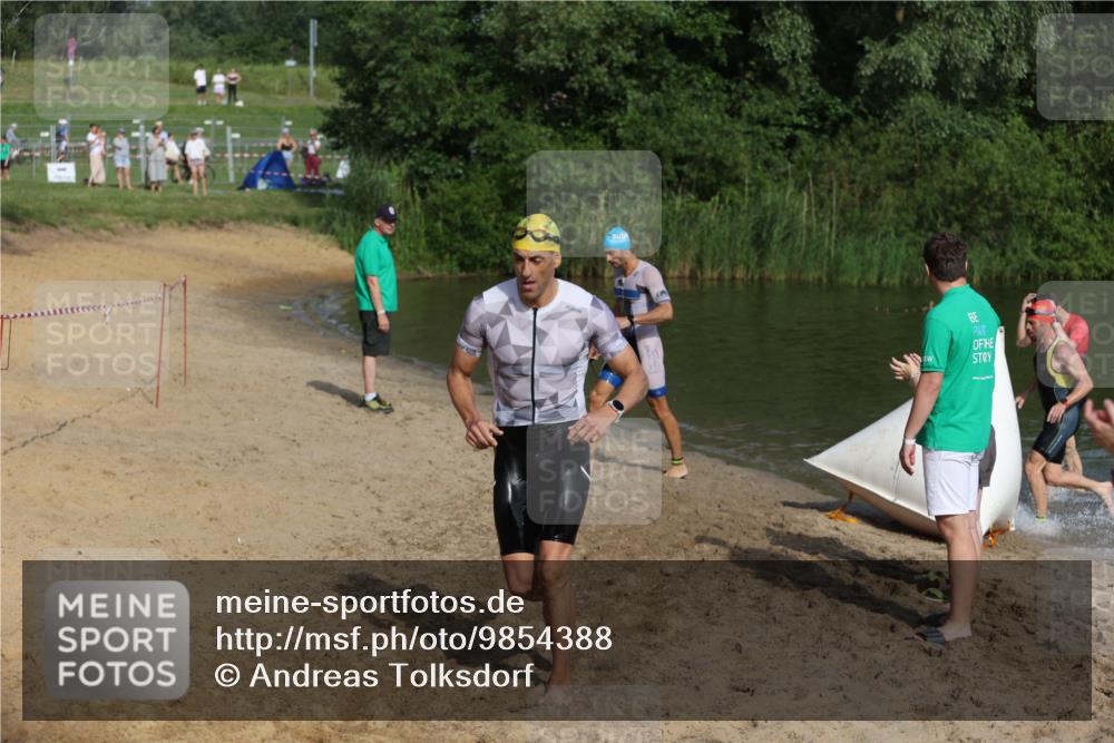 21.06.2026 - 29. Vierlanden-Triathlon Andreas Tolksdorf http://msf.ph/oto/9854388 21.06.2026 08:47:54 Schwimmen 118, 130, 136 meine-sportfotos.de