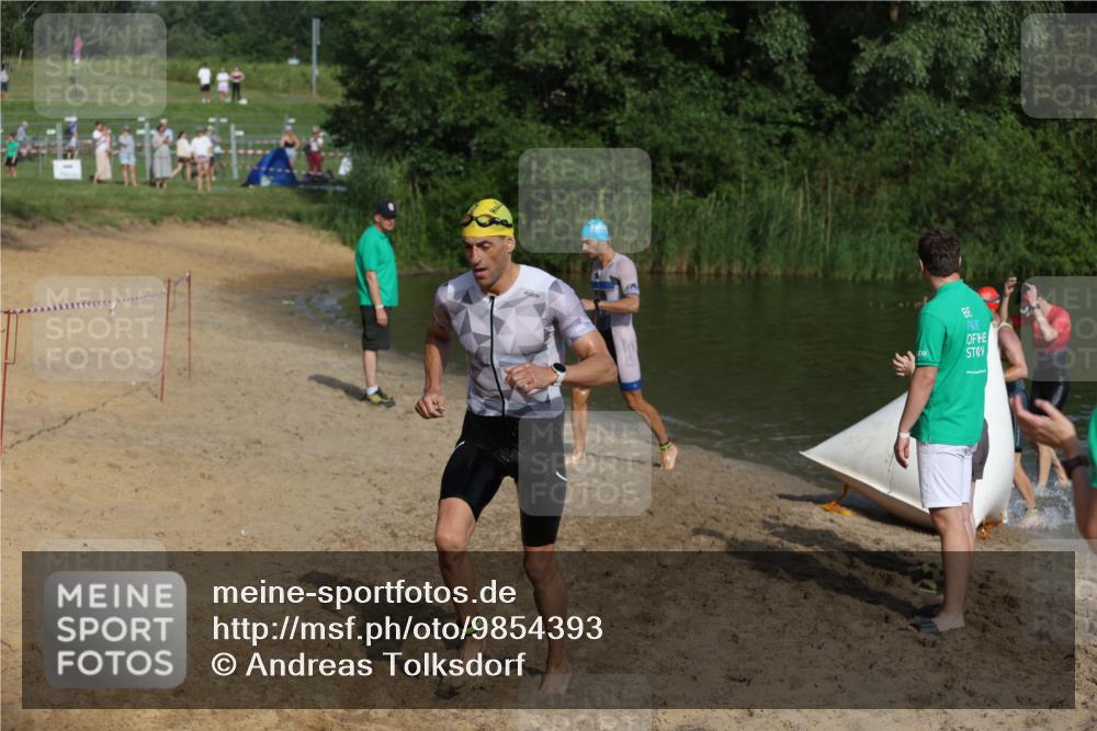 21.06.2026 - 29. Vierlanden-Triathlon Andreas Tolksdorf http://msf.ph/oto/9854393 21.06.2026 08:47:54 Schwimmen 118, 130, 136 meine-sportfotos.de