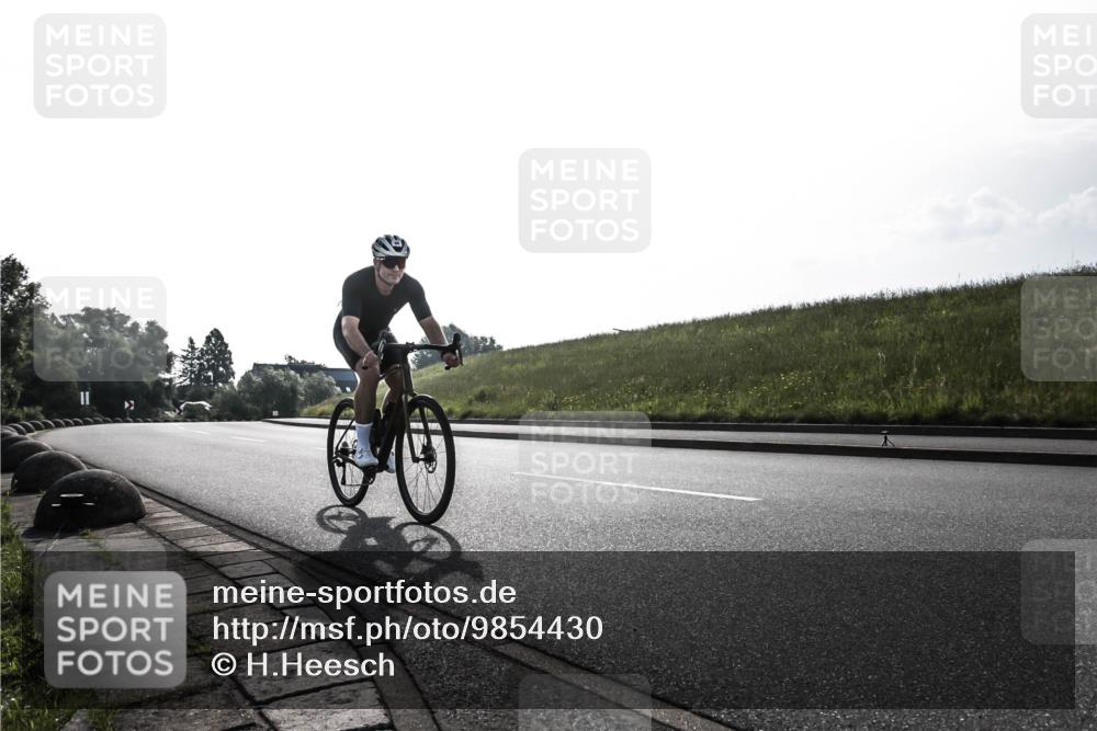 21.06.2026 - 29. Vierlanden-Triathlon H.Heesch http://msf.ph/oto/9854430 21.06.2026 08:53:34 Radfahren 88 meine-sportfotos.de