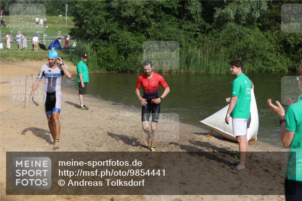 21.06.2026 - 29. Vierlanden-Triathlon Andreas Tolksdorf http://msf.ph/oto/9854441 21.06.2026 08:47:59 Schwimmen 118, 130, 175 meine-sportfotos.de