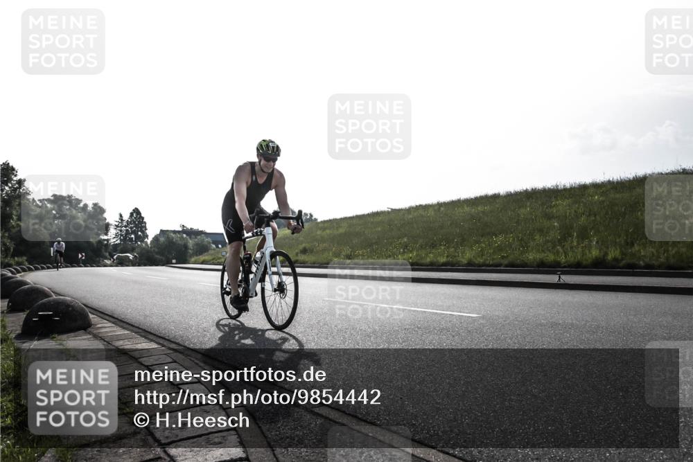 21.06.2026 - 29. Vierlanden-Triathlon H.Heesch http://msf.ph/oto/9854442 21.06.2026 08:54:34 Radfahren 18, 173 meine-sportfotos.de