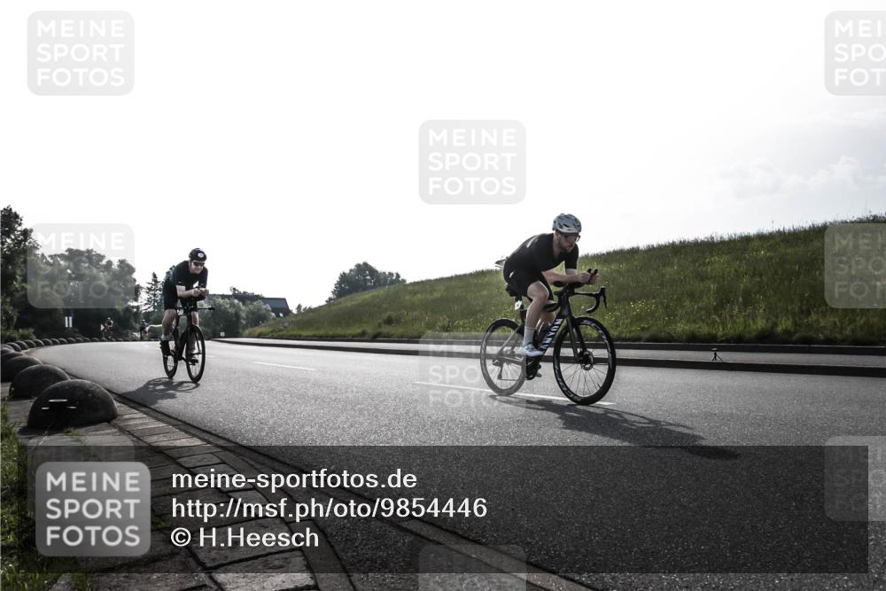 21.06.2026 - 29. Vierlanden-Triathlon H.Heesch http://msf.ph/oto/9854446 21.06.2026 08:54:57 Radfahren 84, 104 meine-sportfotos.de