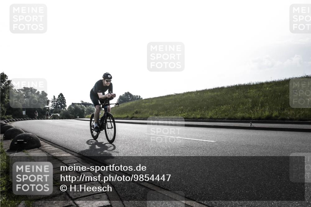 21.06.2026 - 29. Vierlanden-Triathlon H.Heesch http://msf.ph/oto/9854447 21.06.2026 08:54:57 Radfahren 84, 104 meine-sportfotos.de