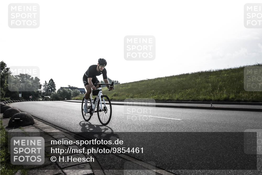 21.06.2026 - 29. Vierlanden-Triathlon H.Heesch http://msf.ph/oto/9854461 21.06.2026 08:55:58 Radfahren 69 meine-sportfotos.de