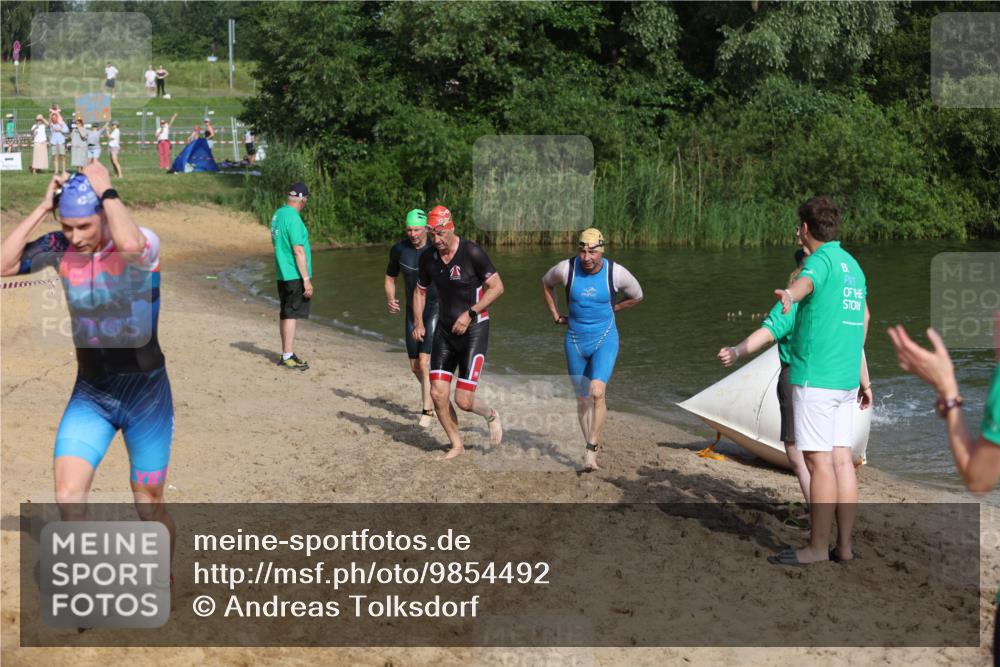 21.06.2026 - 29. Vierlanden-Triathlon Andreas Tolksdorf http://msf.ph/oto/9854492 21.06.2026 08:48:28 Schwimmen 75, 80, 119, 186, 198 meine-sportfotos.de