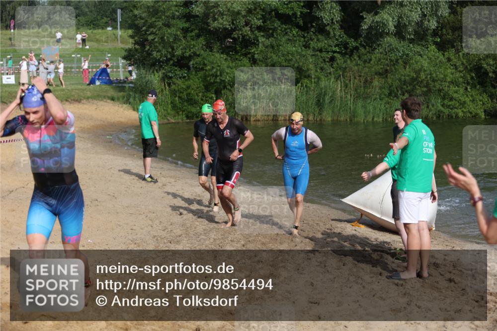21.06.2026 - 29. Vierlanden-Triathlon Andreas Tolksdorf http://msf.ph/oto/9854494 21.06.2026 08:48:28 Schwimmen 75, 80, 119, 186, 198 meine-sportfotos.de