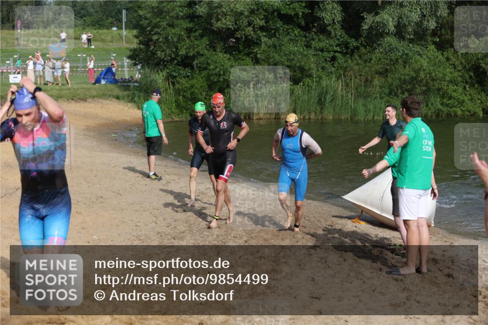 21.06.2026 - 29. Vierlanden-Triathlon Andreas Tolksdorf http://msf.ph/oto/9854499 21.06.2026 08:48:28 Schwimmen 75, 80, 119, 186, 198 meine-sportfotos.de