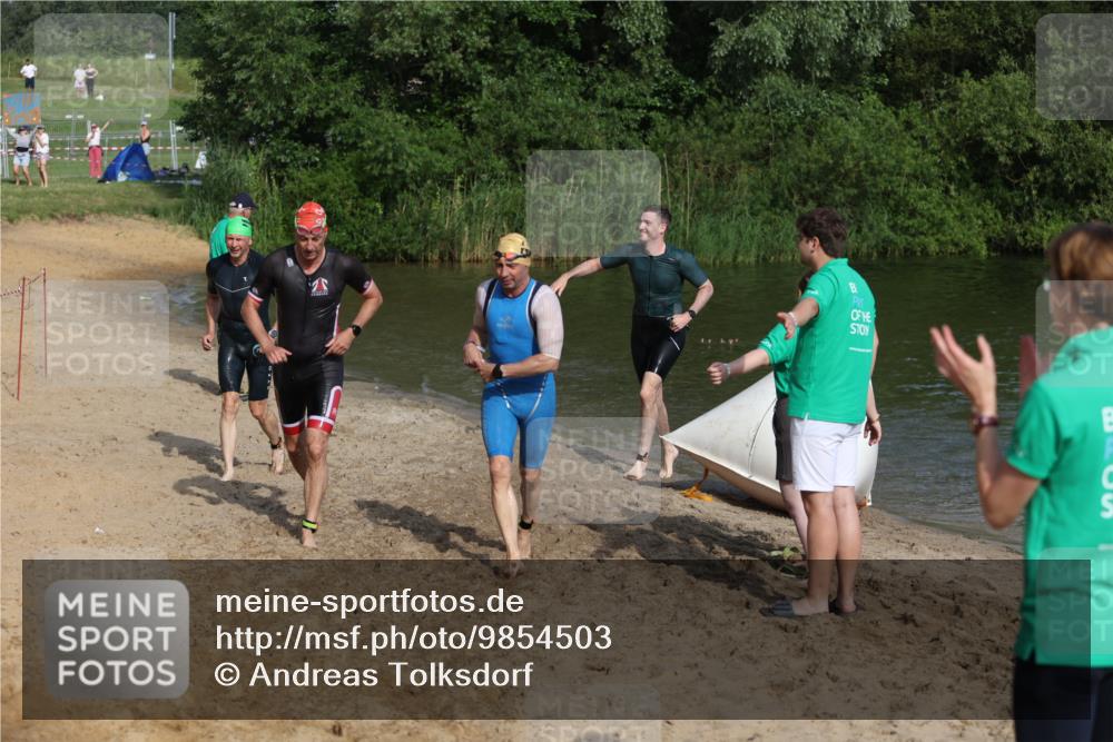 21.06.2026 - 29. Vierlanden-Triathlon Andreas Tolksdorf http://msf.ph/oto/9854503 21.06.2026 08:48:29 Schwimmen 75, 80, 119, 186, 198 meine-sportfotos.de