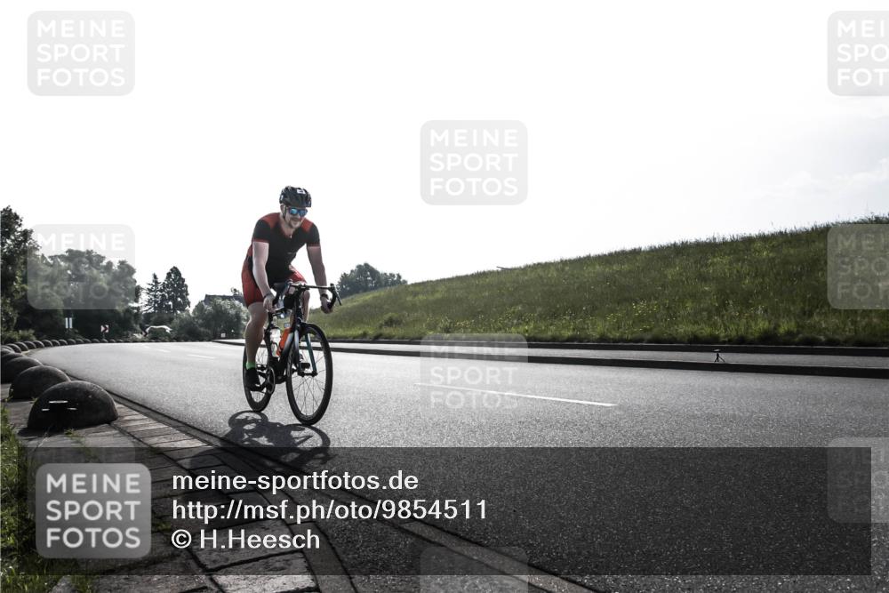 21.06.2026 - 29. Vierlanden-Triathlon H.Heesch http://msf.ph/oto/9854511 21.06.2026 09:00:38 Radfahren 48, 156 meine-sportfotos.de
