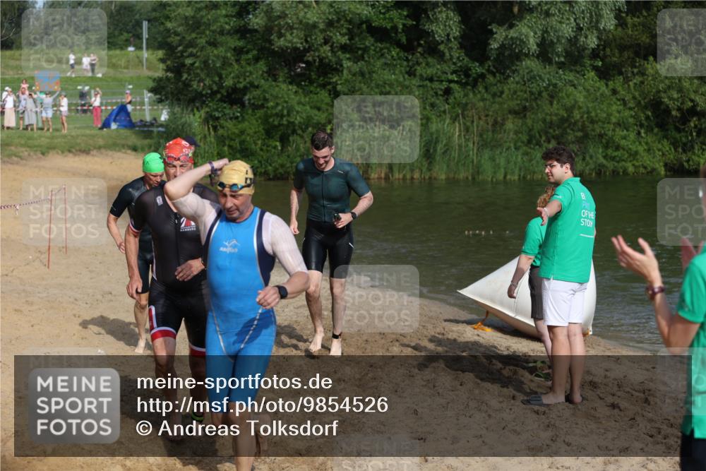 21.06.2026 - 29. Vierlanden-Triathlon Andreas Tolksdorf http://msf.ph/oto/9854526 21.06.2026 08:48:31 Schwimmen 75, 80, 119, 186, 198 meine-sportfotos.de