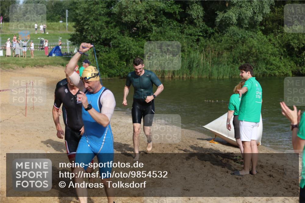 21.06.2026 - 29. Vierlanden-Triathlon Andreas Tolksdorf http://msf.ph/oto/9854532 21.06.2026 08:48:31 Schwimmen 75, 80, 119, 186, 198 meine-sportfotos.de