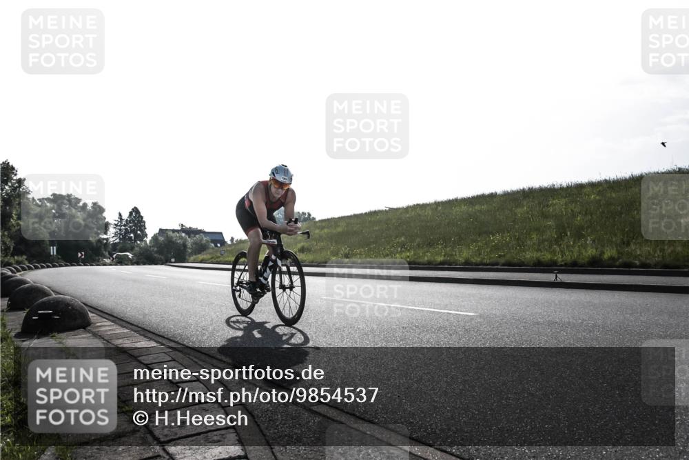 21.06.2026 - 29. Vierlanden-Triathlon H.Heesch http://msf.ph/oto/9854537 21.06.2026 09:02:06 Radfahren 204, 1353 meine-sportfotos.de