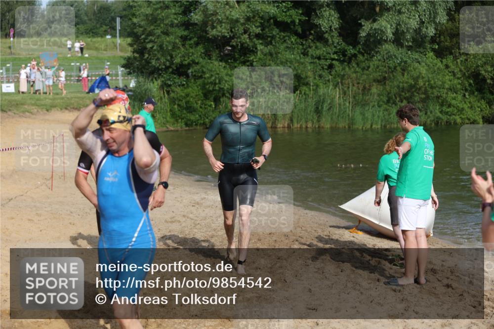 21.06.2026 - 29. Vierlanden-Triathlon Andreas Tolksdorf http://msf.ph/oto/9854542 21.06.2026 08:48:31 Schwimmen 75, 80, 119, 186, 198 meine-sportfotos.de