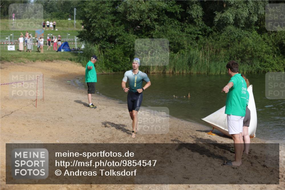 21.06.2026 - 29. Vierlanden-Triathlon Andreas Tolksdorf http://msf.ph/oto/9854547 21.06.2026 08:48:44 Schwimmen 59, 92 meine-sportfotos.de