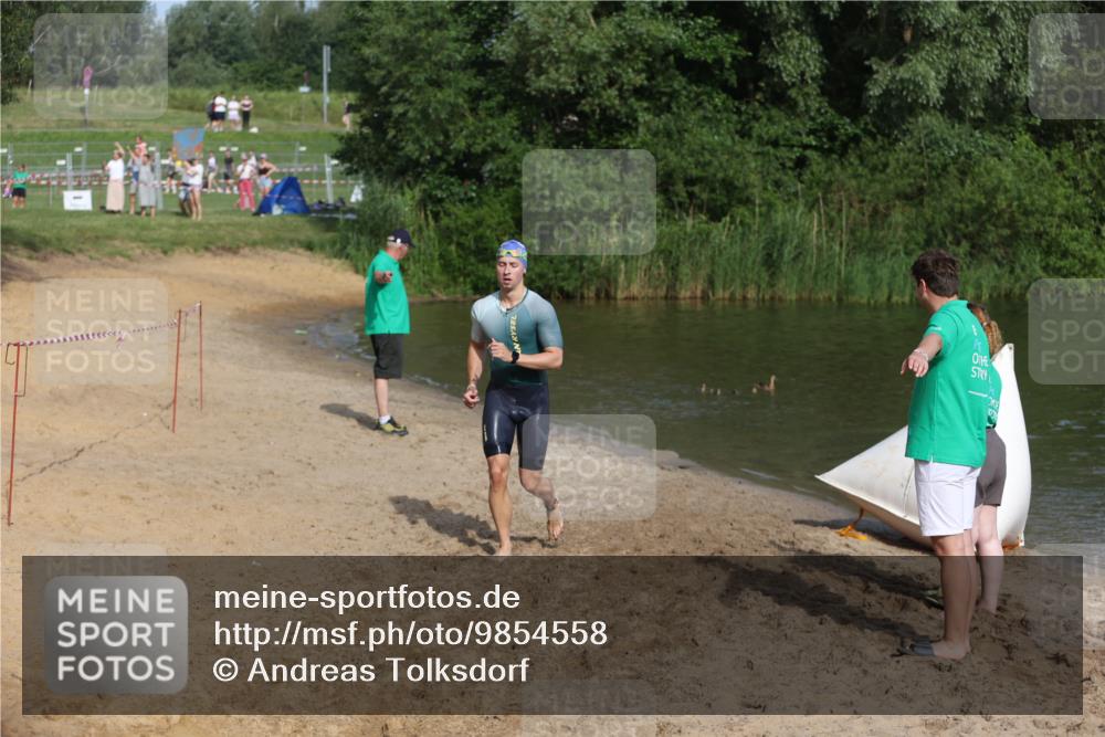 21.06.2026 - 29. Vierlanden-Triathlon Andreas Tolksdorf http://msf.ph/oto/9854558 21.06.2026 08:48:44 Schwimmen 59, 92 meine-sportfotos.de