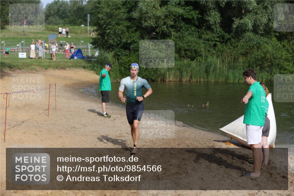 21.06.2026 - 29. Vierlanden-Triathlon Andreas Tolksdorf http://msf.ph/oto/9854566 21.06.2026 08:48:44 Schwimmen 59, 92 meine-sportfotos.de