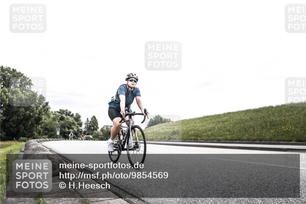 21.06.2026 - 29. Vierlanden-Triathlon H.Heesch http://msf.ph/oto/9854569 21.06.2026 10:29:24 Radfahren 35, 176, 326, 533 meine-sportfotos.de