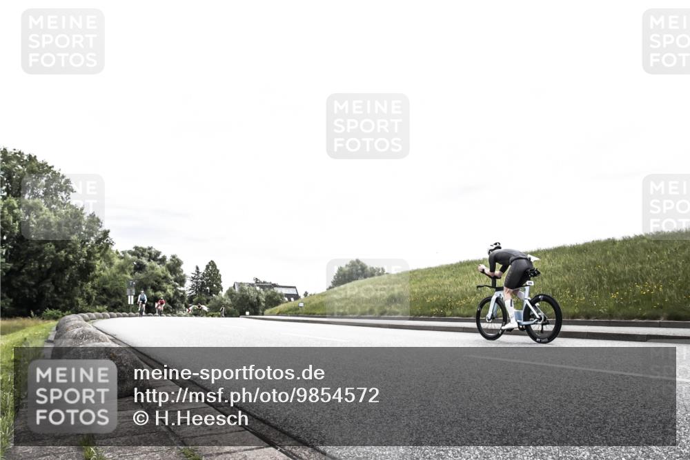 21.06.2026 - 29. Vierlanden-Triathlon H.Heesch http://msf.ph/oto/9854572 21.06.2026 10:29:26 Radfahren 35, 176, 519, 533 meine-sportfotos.de