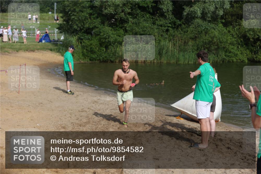 21.06.2026 - 29. Vierlanden-Triathlon Andreas Tolksdorf http://msf.ph/oto/9854582 21.06.2026 08:48:50 Schwimmen 59, 92 meine-sportfotos.de