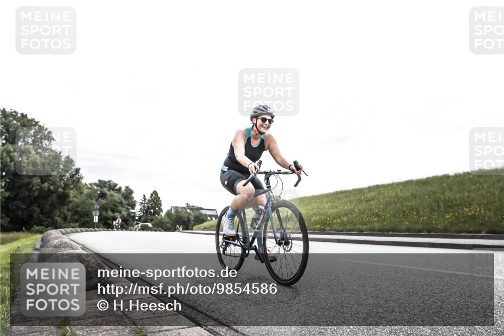 21.06.2026 - 29. Vierlanden-Triathlon H.Heesch http://msf.ph/oto/9854586 21.06.2026 10:29:39 Radfahren 524, 605 meine-sportfotos.de