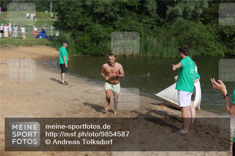 21.06.2026 - 29. Vierlanden-Triathlon Andreas Tolksdorf http://msf.ph/oto/9854587 21.06.2026 08:48:50 Schwimmen 59, 92 meine-sportfotos.de