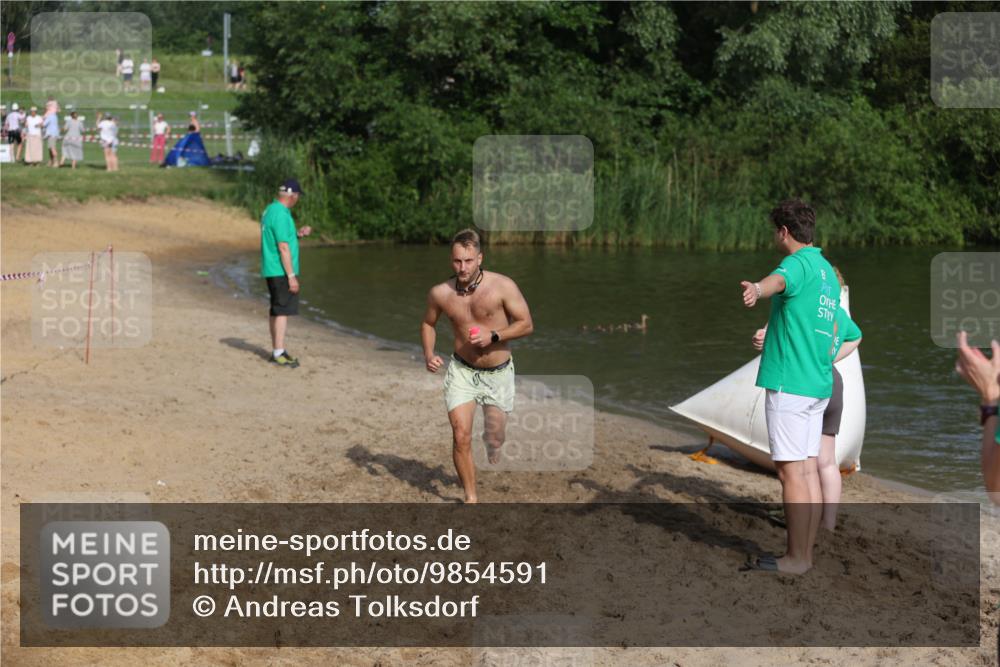21.06.2026 - 29. Vierlanden-Triathlon Andreas Tolksdorf http://msf.ph/oto/9854591 21.06.2026 08:48:50 Schwimmen 59, 92 meine-sportfotos.de