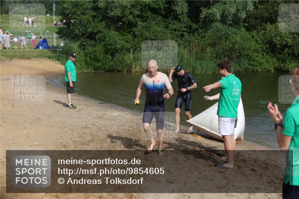 21.06.2026 - 29. Vierlanden-Triathlon Andreas Tolksdorf http://msf.ph/oto/9854605 21.06.2026 08:49:07 Schwimmen 86, 199 meine-sportfotos.de