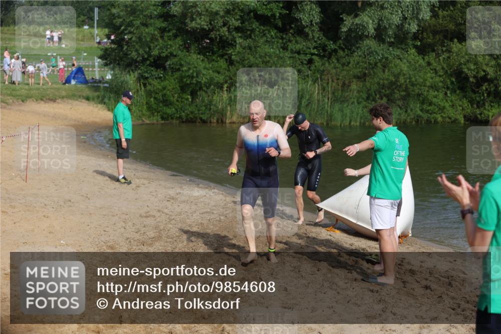 21.06.2026 - 29. Vierlanden-Triathlon Andreas Tolksdorf http://msf.ph/oto/9854608 21.06.2026 08:49:07 Schwimmen 86, 199 meine-sportfotos.de